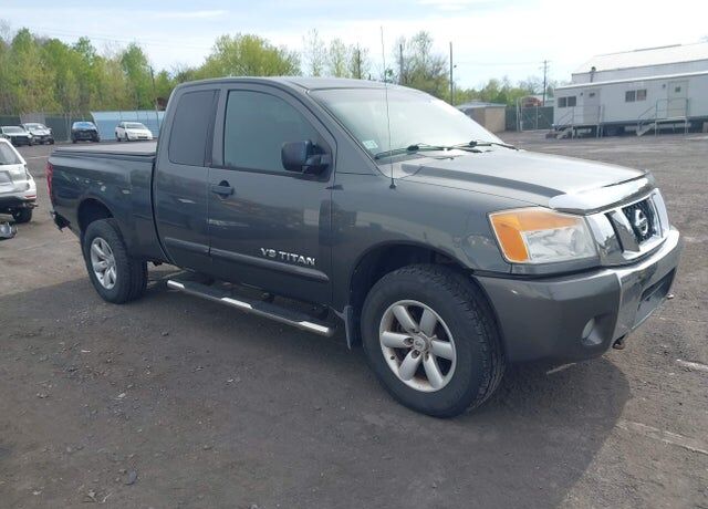 2011 NISSAN Titan