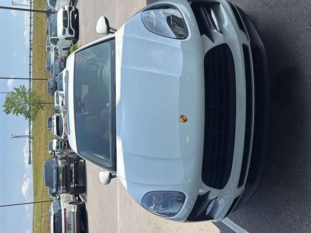 2020 PORSCHE Macan