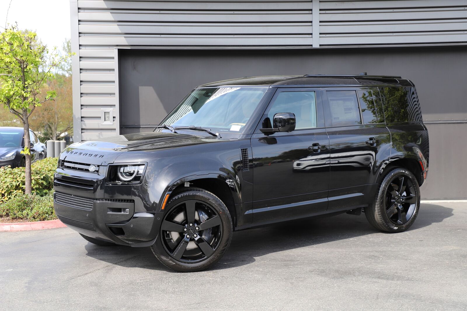 2026 LAND ROVER Defender