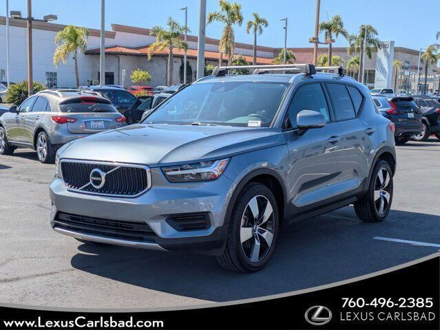2019 VOLVO XC40