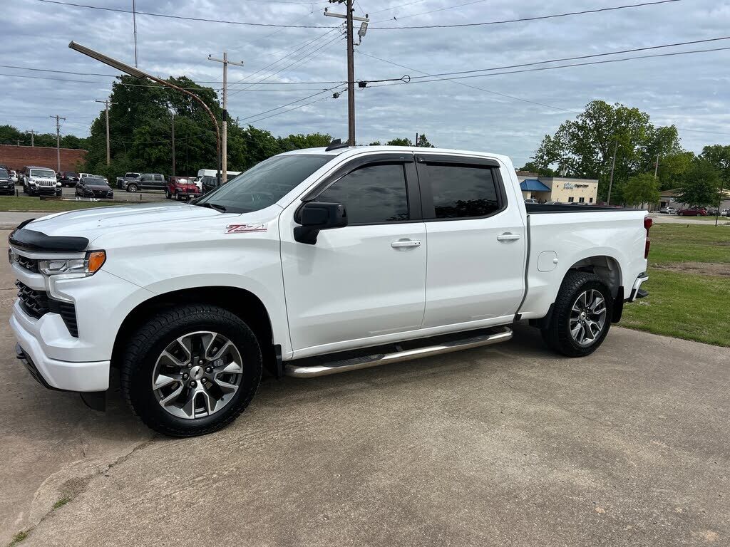 2024 CHEVROLET Silverado