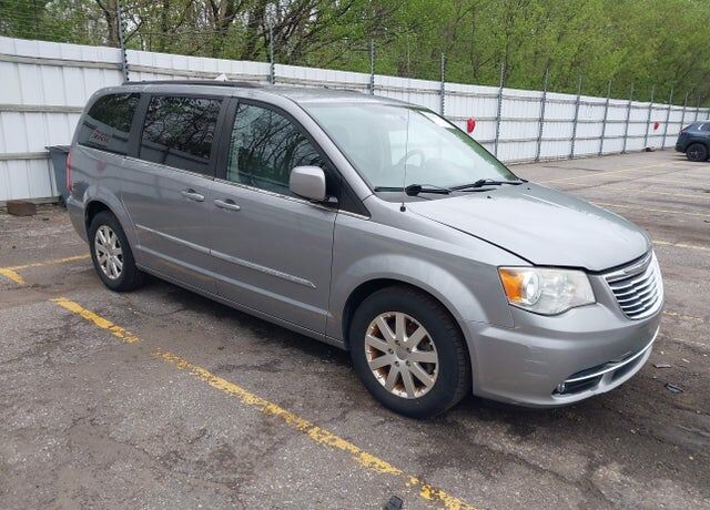 2014 CHRYSLER Town and Country