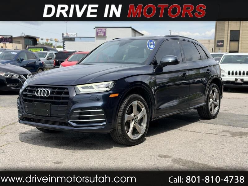 2020 AUDI Q5 e