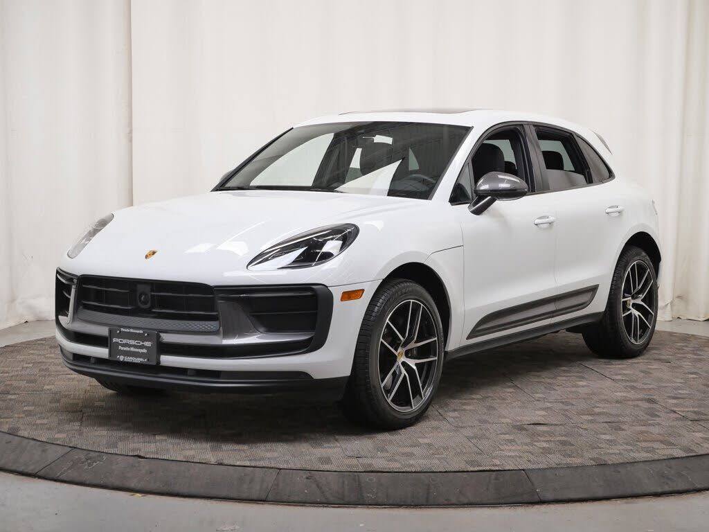 2023 PORSCHE Macan
