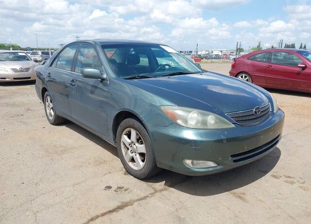 2004 TOYOTA Camry