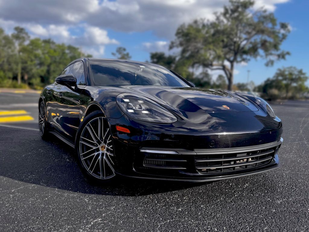 2018 PORSCHE Panamera