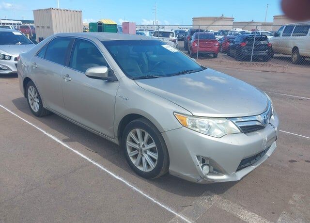 2013 TOYOTA Camry