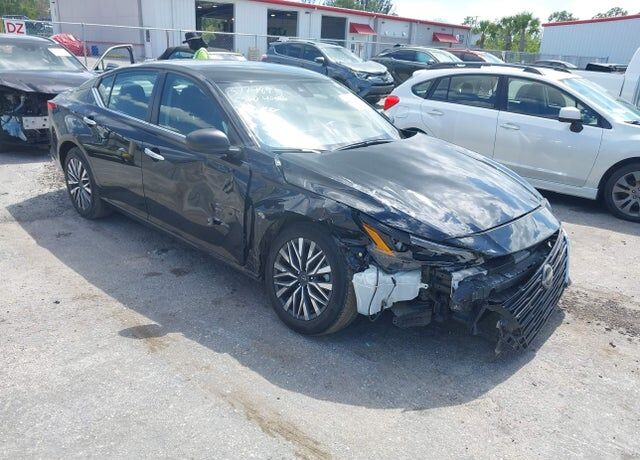2024 NISSAN Altima
