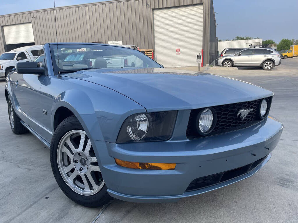 2005 FORD Mustang