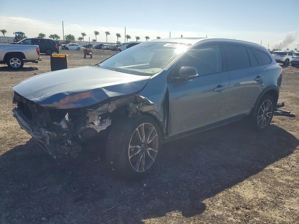 2018 VOLVO V60