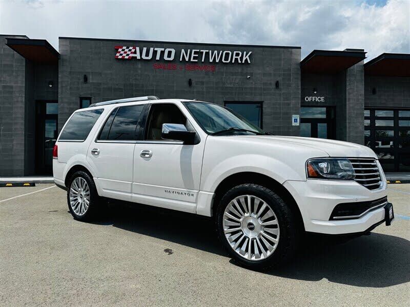2017 LINCOLN Navigator