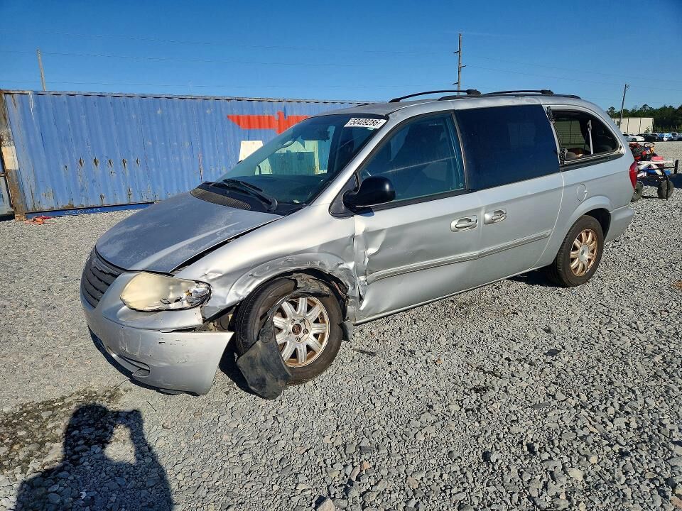 2006 CHRYSLER Town and Country