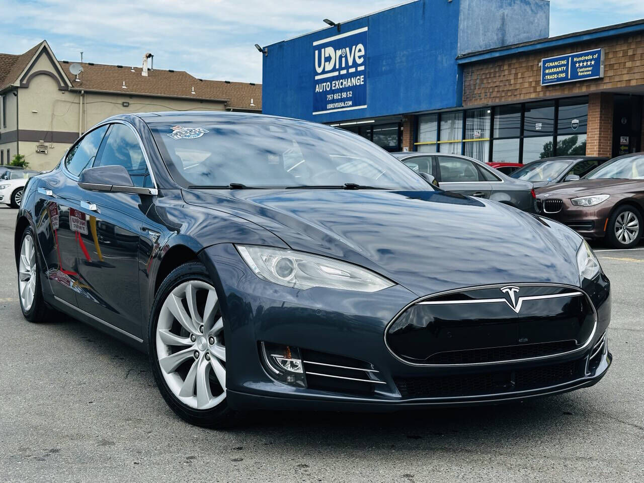 2015 TESLA Model S