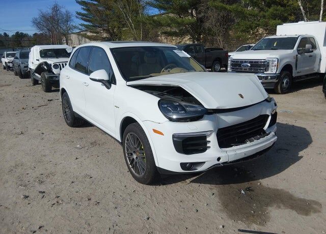 2017 PORSCHE Cayenne