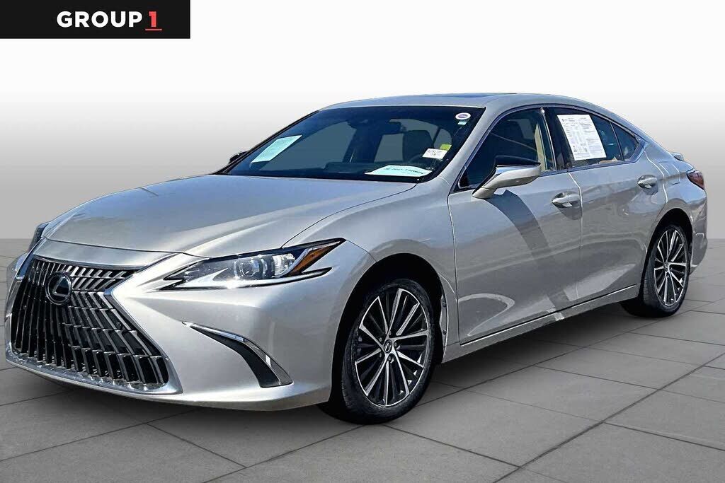 2024 LEXUS ES
