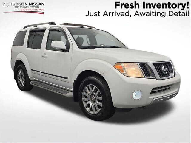 2011 NISSAN Pathfinder