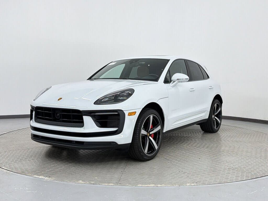 2023 PORSCHE Macan