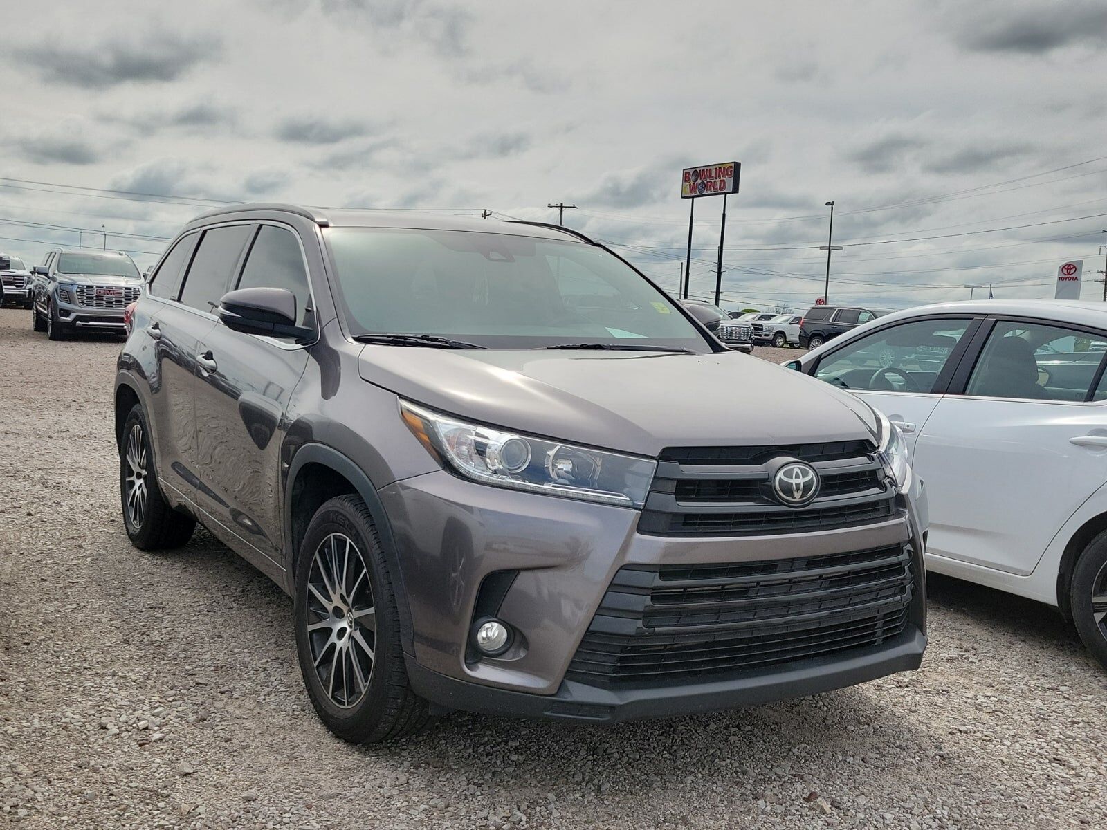 2017 TOYOTA Highlander