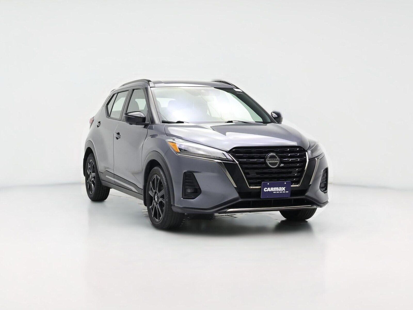 2021 NISSAN Kicks