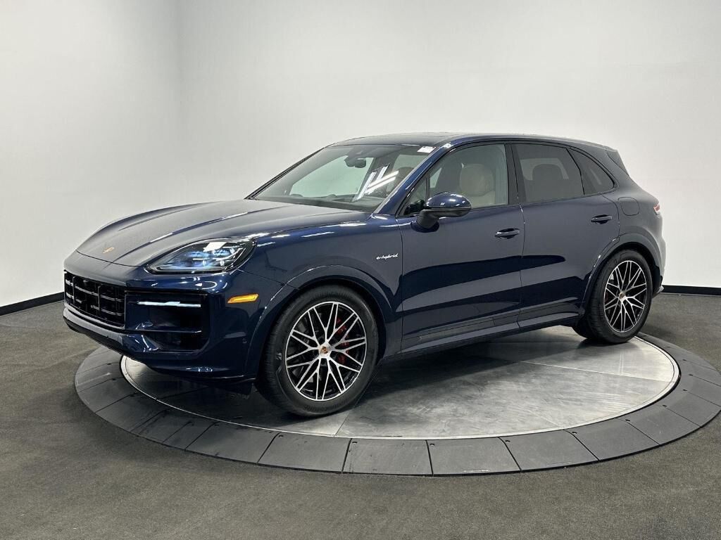 2026 PORSCHE Cayenne