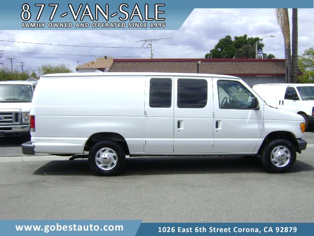 2005 FORD E-250