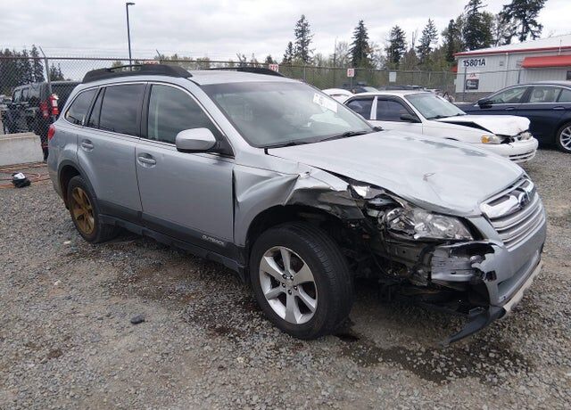 2013 SUBARU Outback
