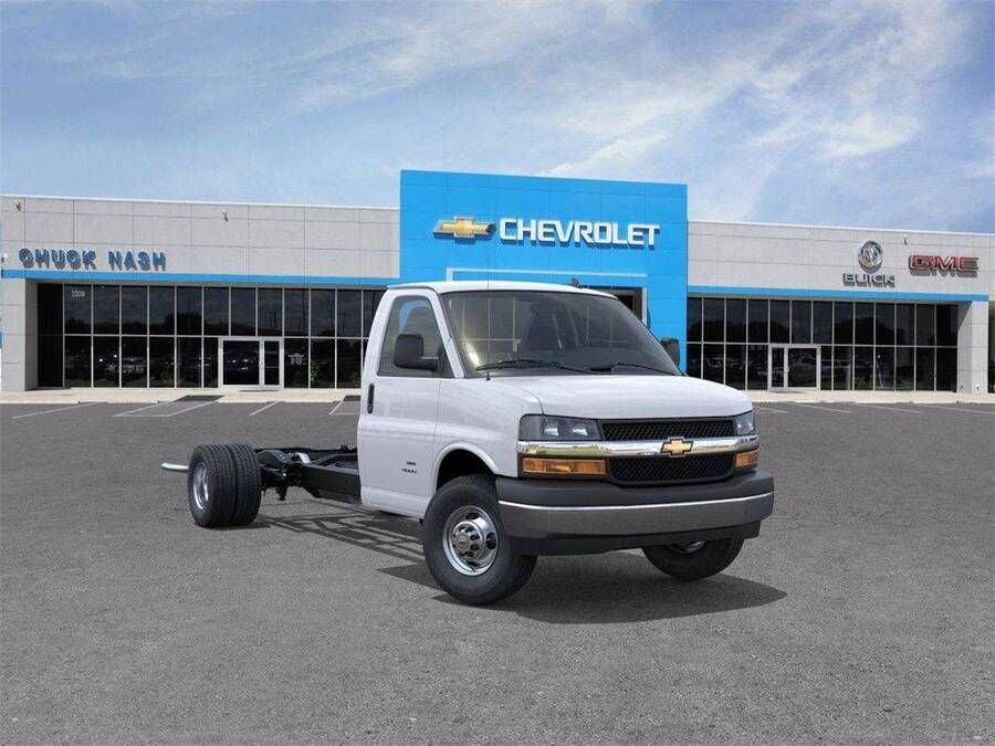 2025 CHEVROLET Express