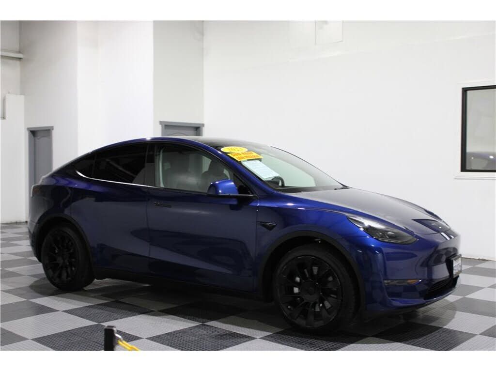 2023 TESLA Model Y