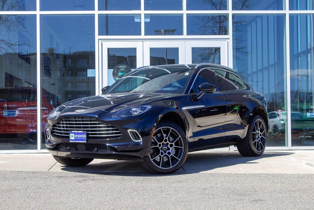 2022 ASTON MARTIN DBX