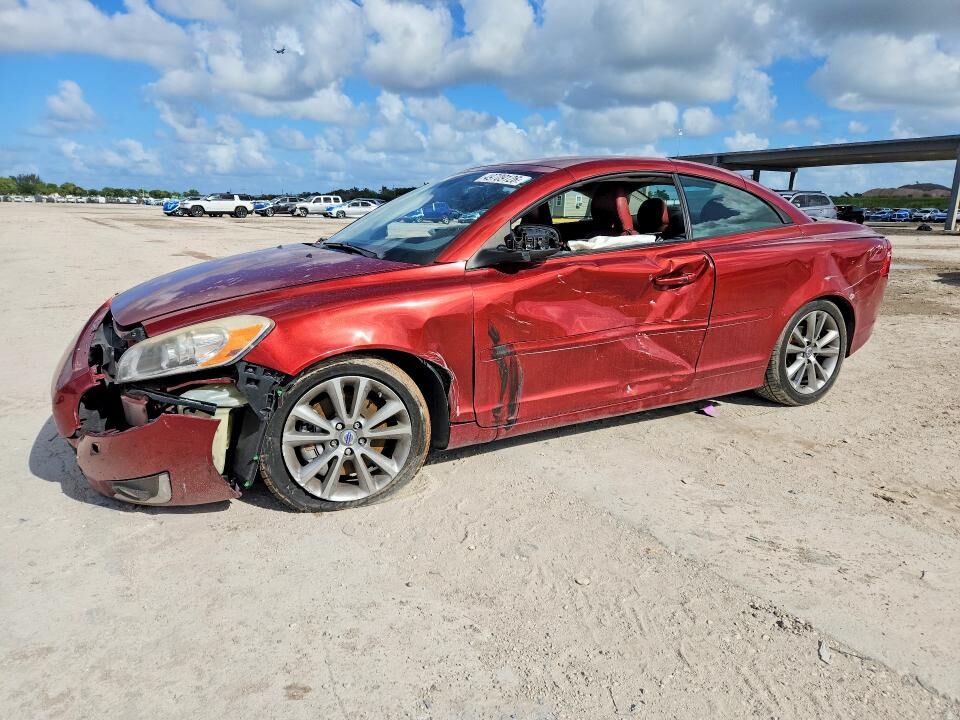 2013 VOLVO C70