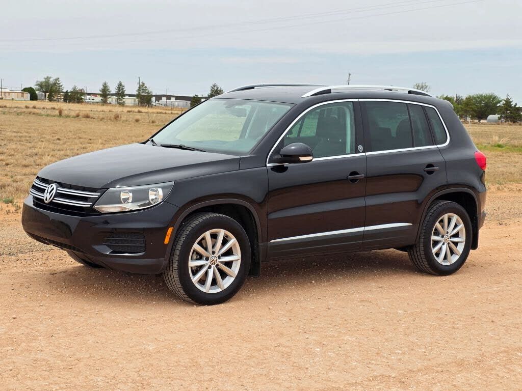 2017 VOLKSWAGEN Tiguan
