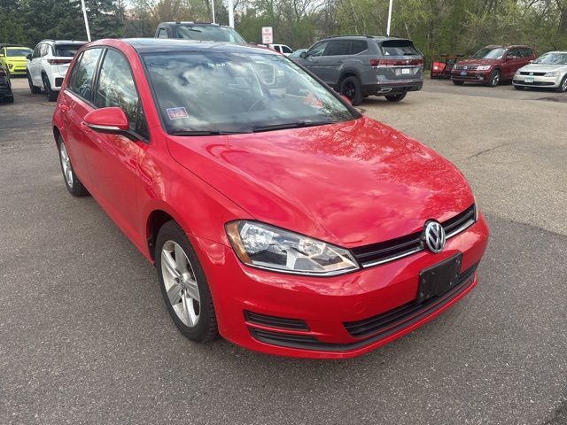 2017 VOLKSWAGEN Golf
