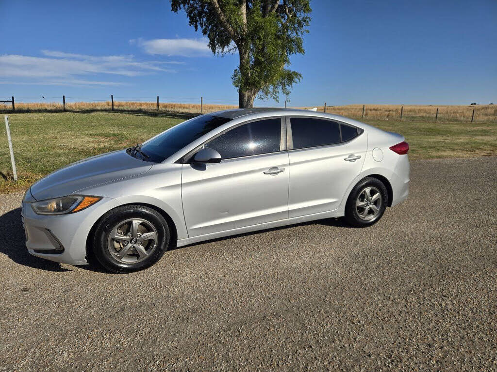 2017 HYUNDAI Elantra