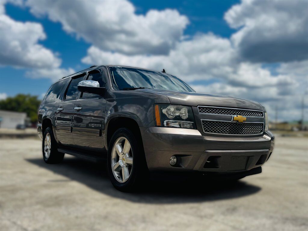 2013 CHEVROLET Suburban