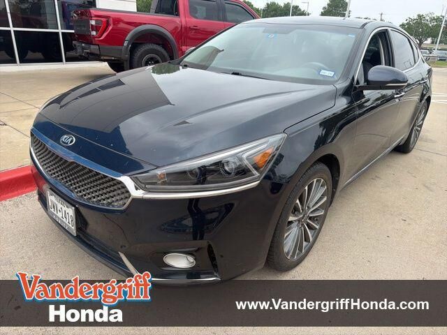 2017 KIA Cadenza