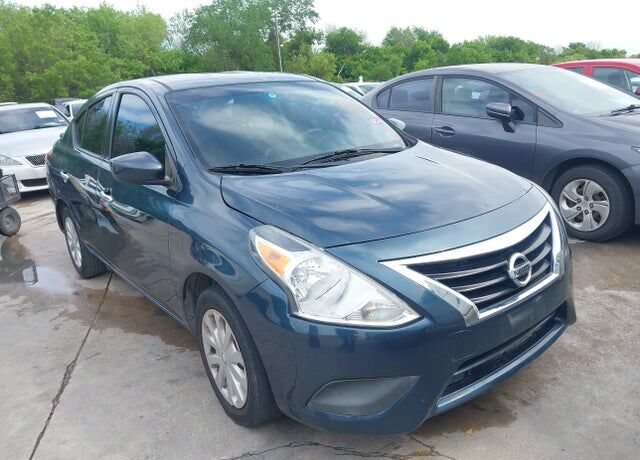 2017 NISSAN Versa