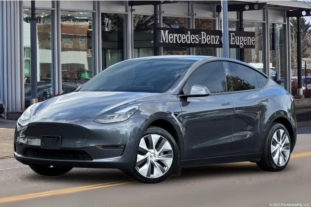 2023 TESLA Model Y