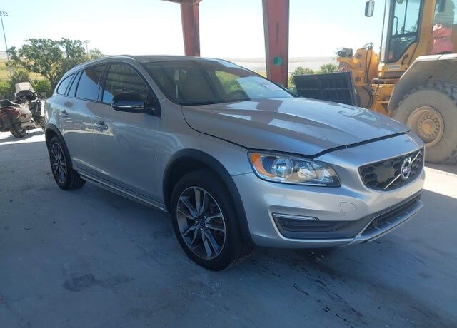 2015 VOLVO V60