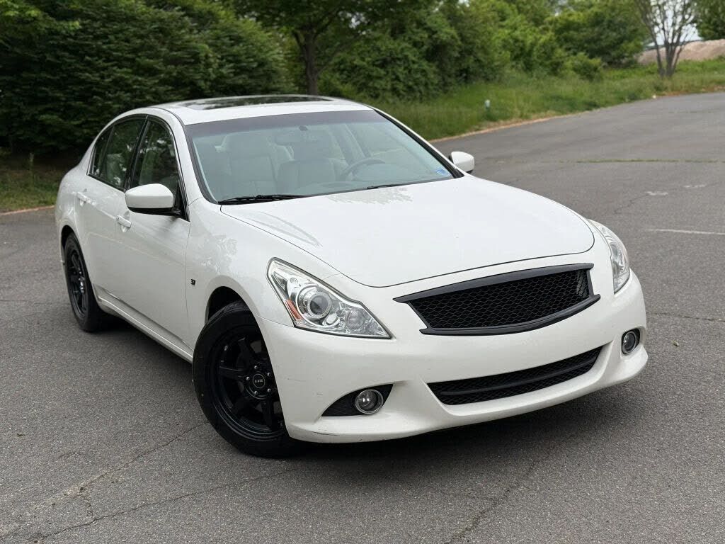 2013 INFINITI G37