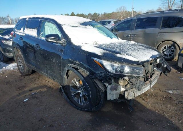 2017 TOYOTA Highlander