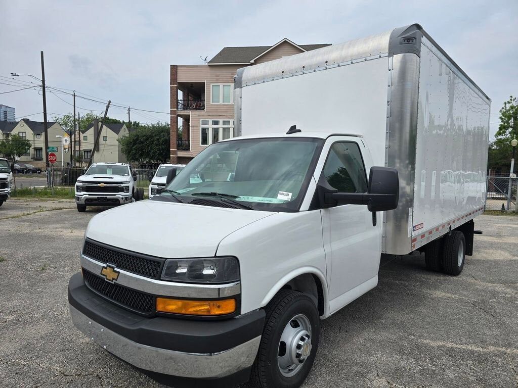 2026 CHEVROLET Express