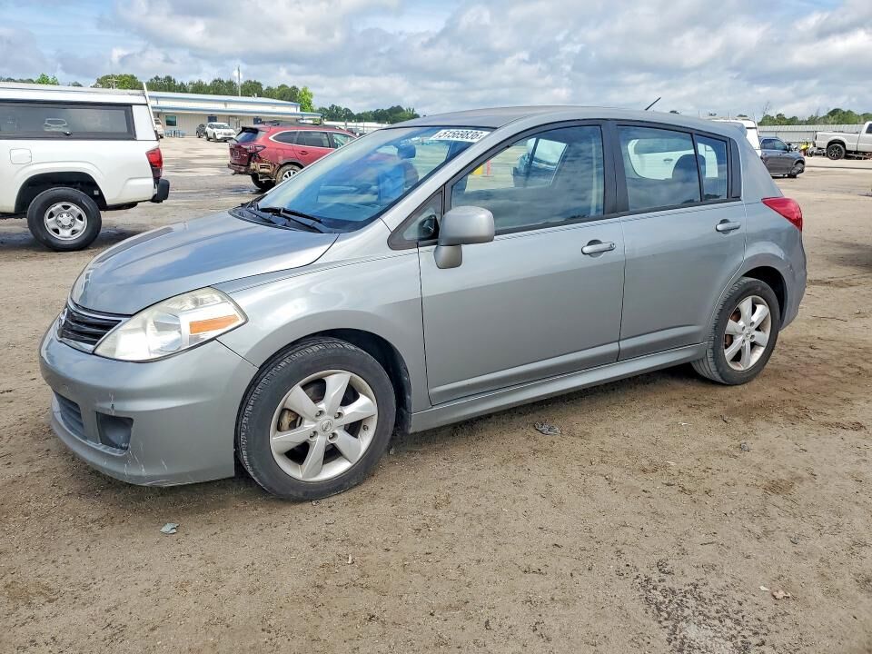 2011 NISSAN Versa