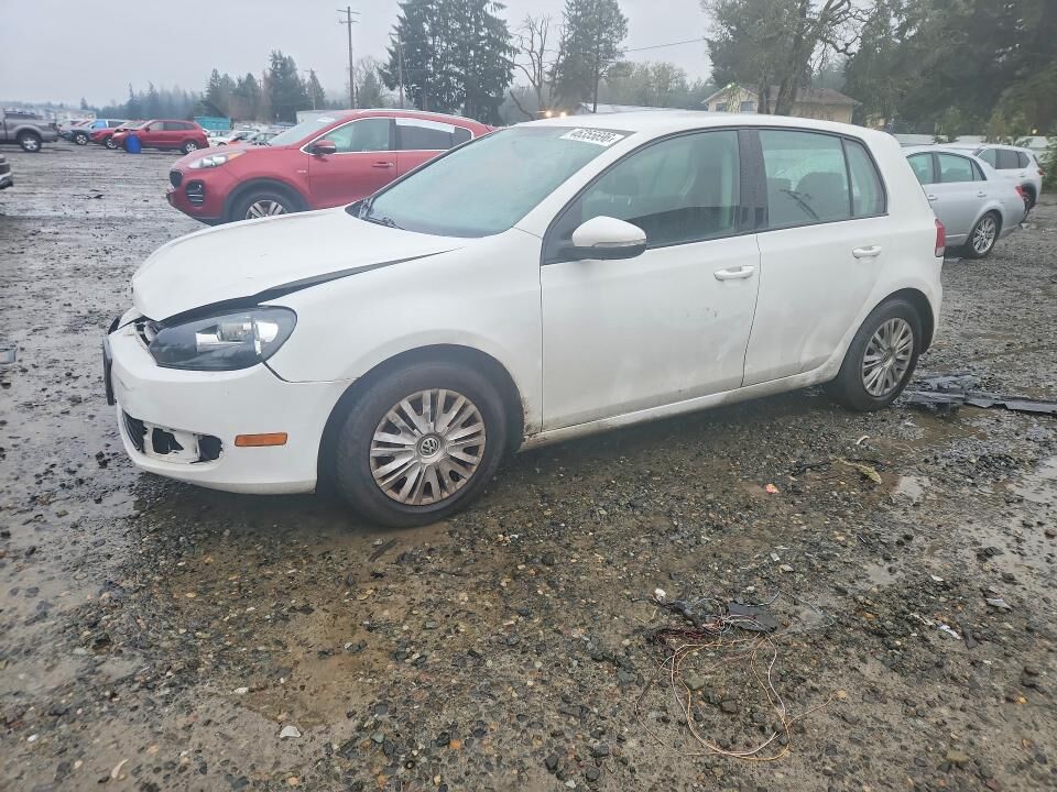 2013 VOLKSWAGEN Golf