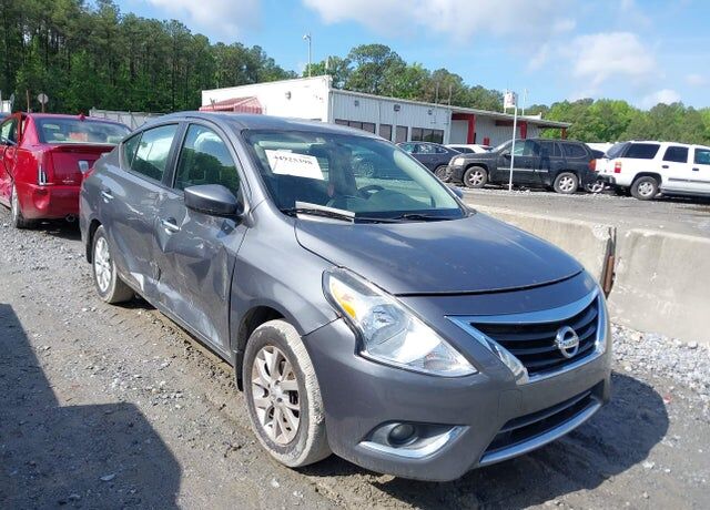 2017 NISSAN Versa