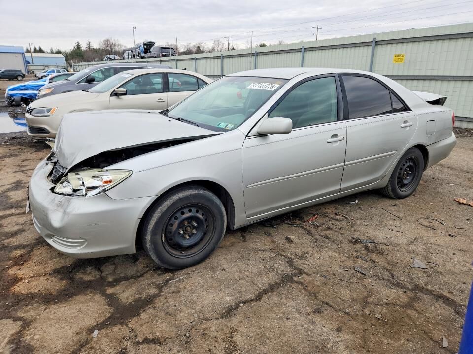2004 TOYOTA Camry