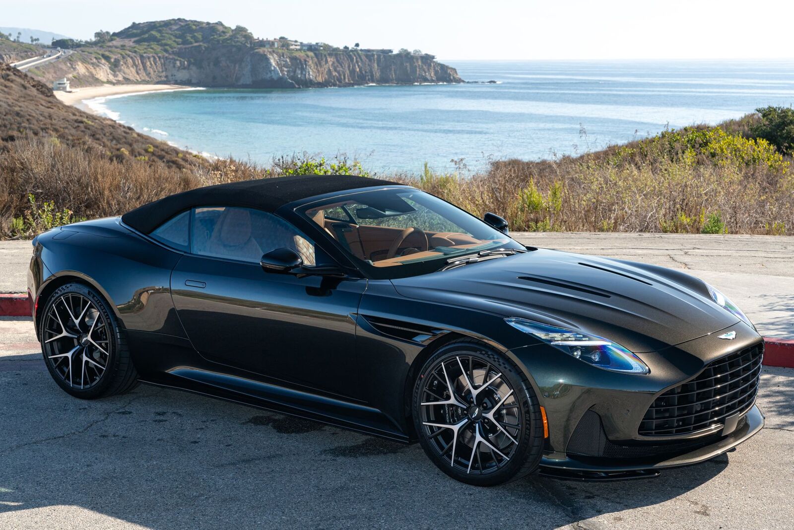 2025 ASTON MARTIN DB12