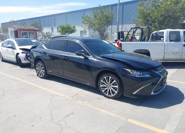 2020 LEXUS ES