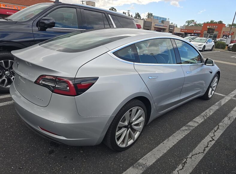 2018 TESLA Model 3