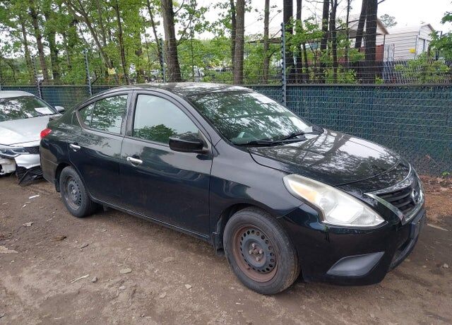 2017 NISSAN Versa