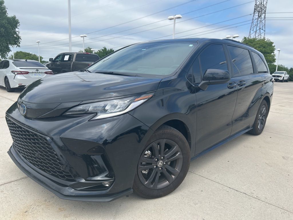2025 TOYOTA Sienna